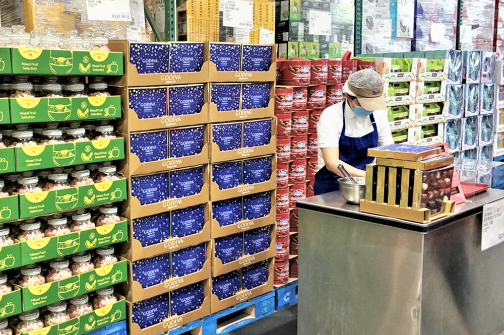 Costco Uses Exclusive and Customized Products to Bring Seasonal Glitz to China