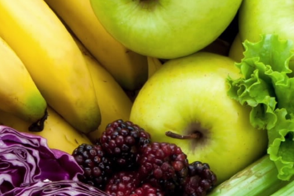 Improved LC-MS/MS pesticide multiresidue analysis using triggered MRM and online dilution