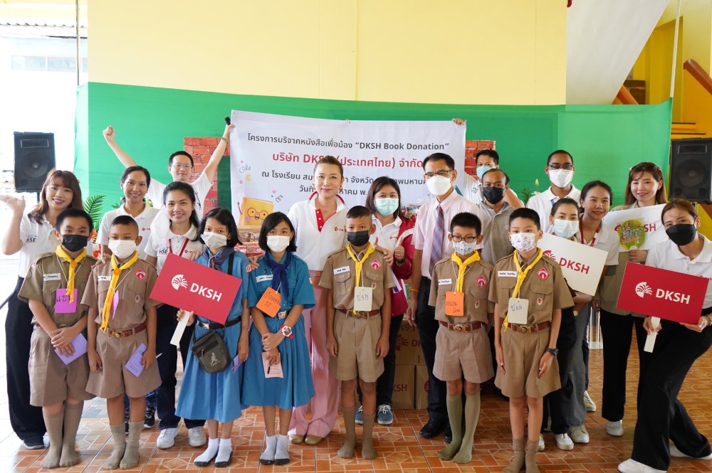 Enriching Children’s Lives Through Art and Holistic Education
