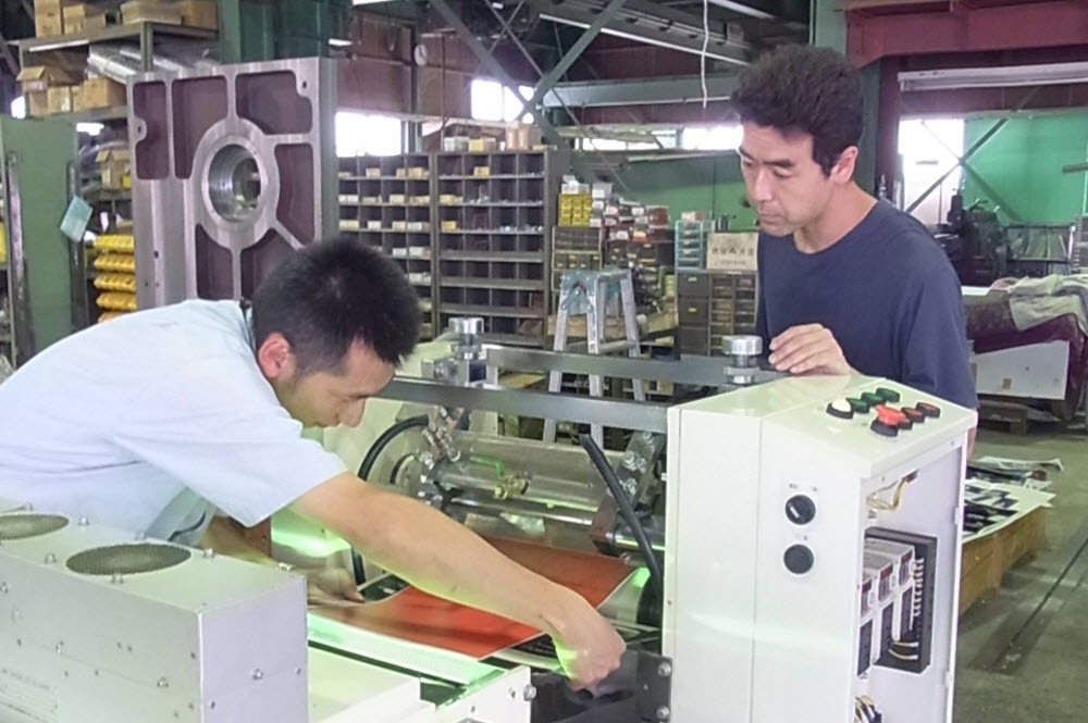 Odor-free UV varnish – new photography processing method cleans up