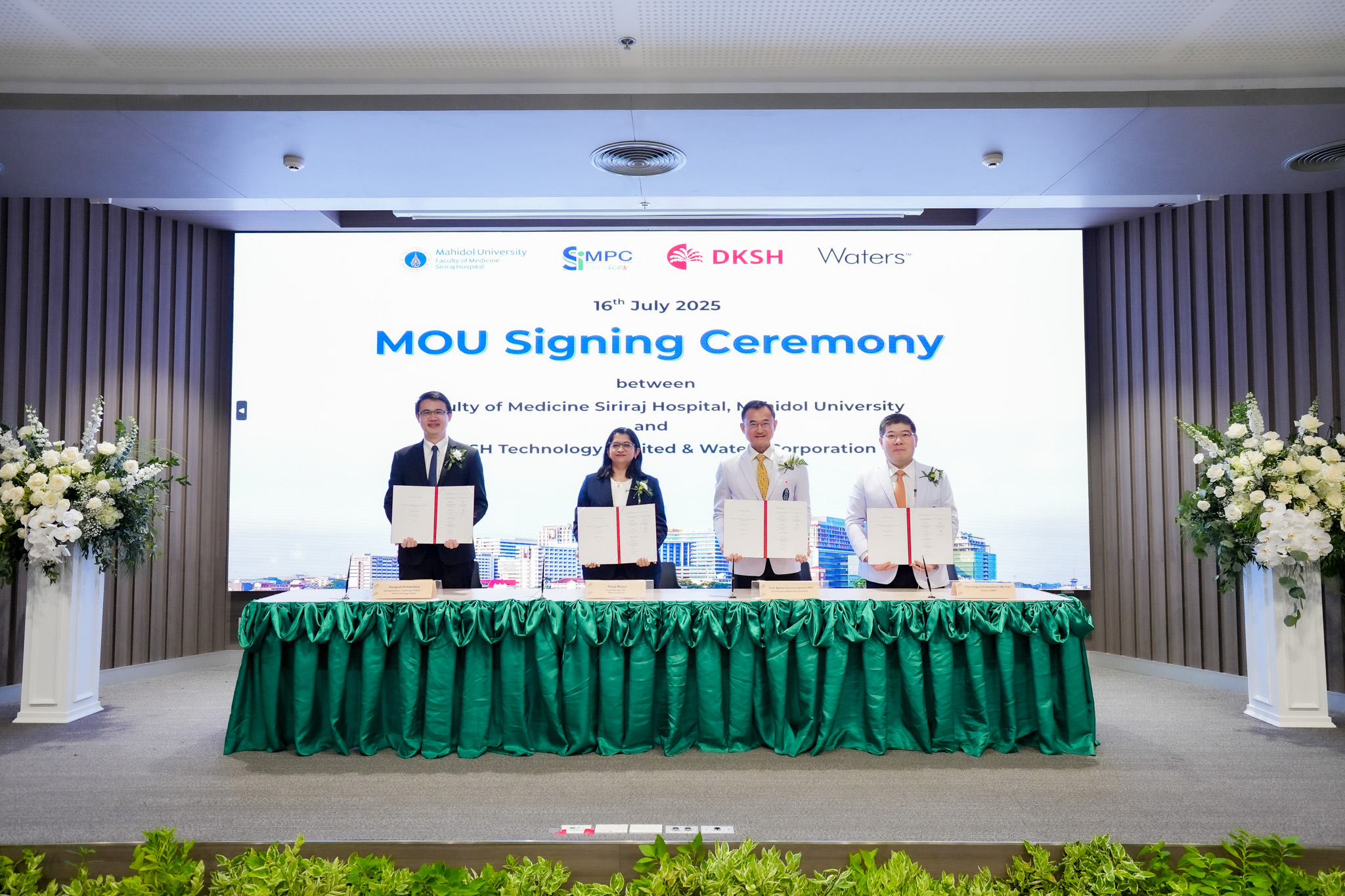 dksh-enters-partnership-with-siriraj-hospital-to-empower-thai-science-globally